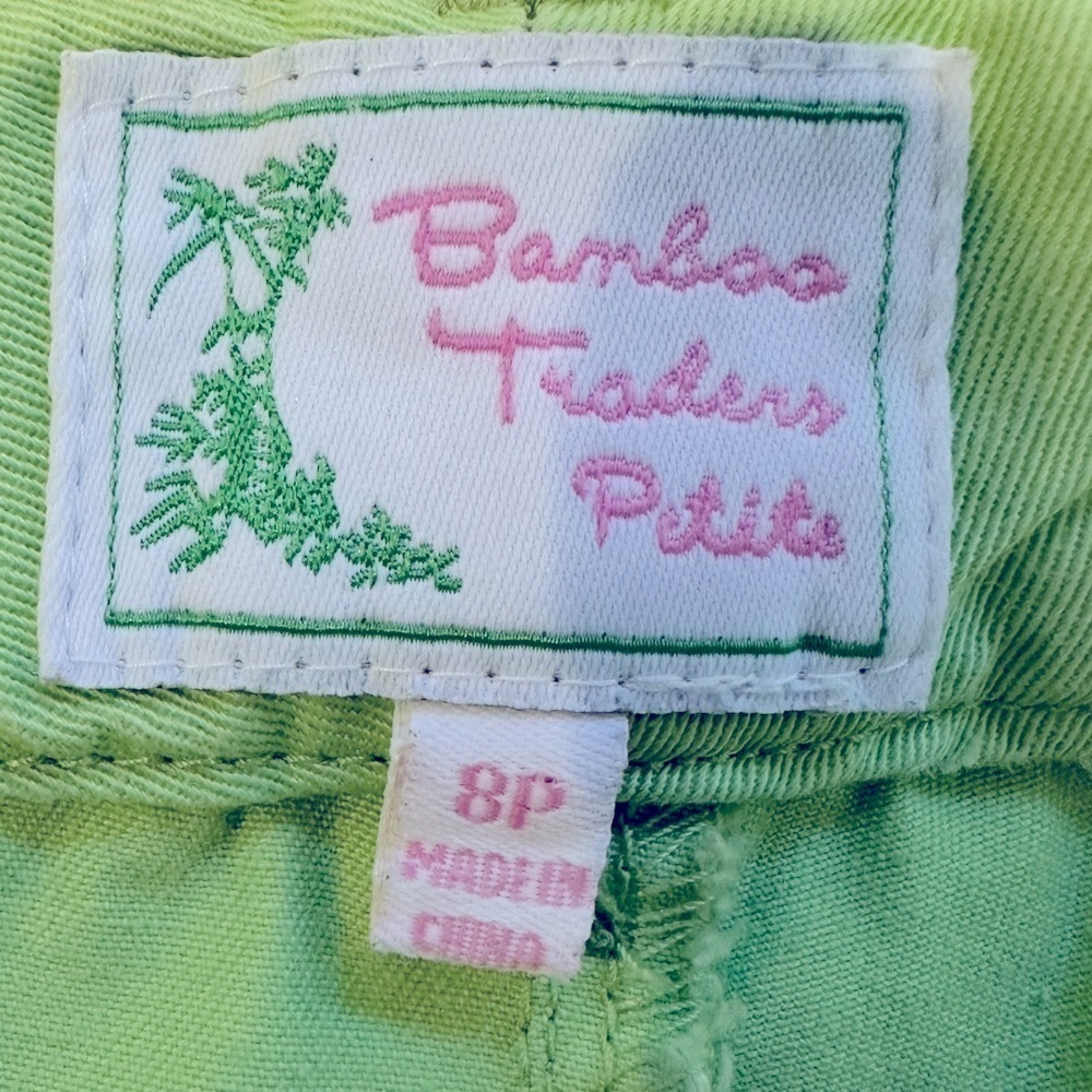 Whimsical Bee Embroidered Shorts with Matching Belt 8P - Picture 3 of 11